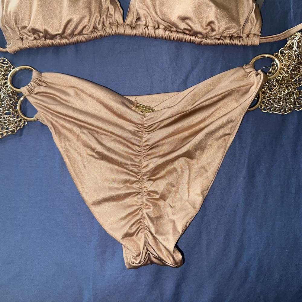 Beach bunny Ball and Chain bikini - Picture 4 of 5